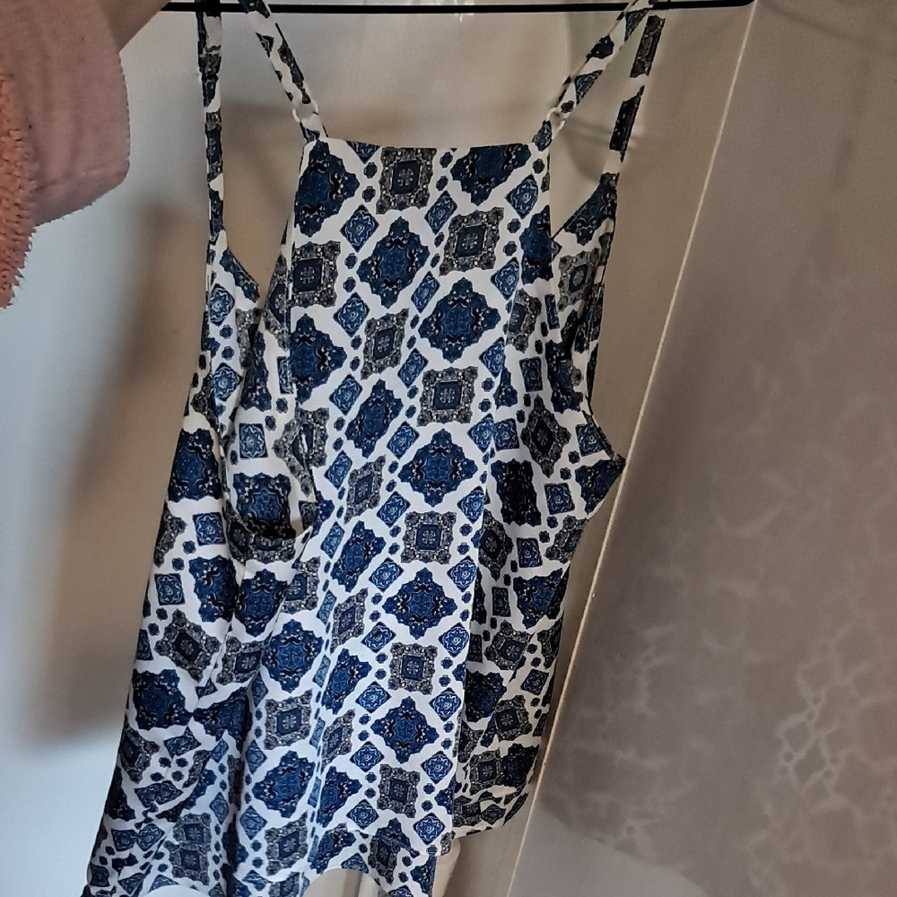 Trendy Blue Patterned Top - Picture 3 of 3